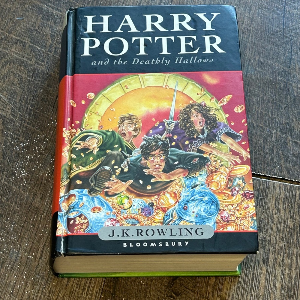 Harry Potter and the Deathly Hallows First Edition Bloomsbury UK Hardcover 2007